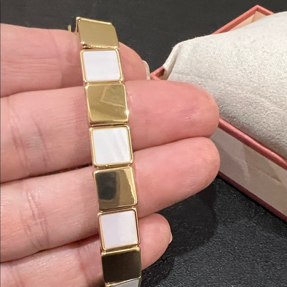 Camila Coelho | Natural Shell Bracelet - Picture 7 of 8